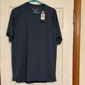 Under Armour men’s size large NWT Blue Short Sleeve Tee